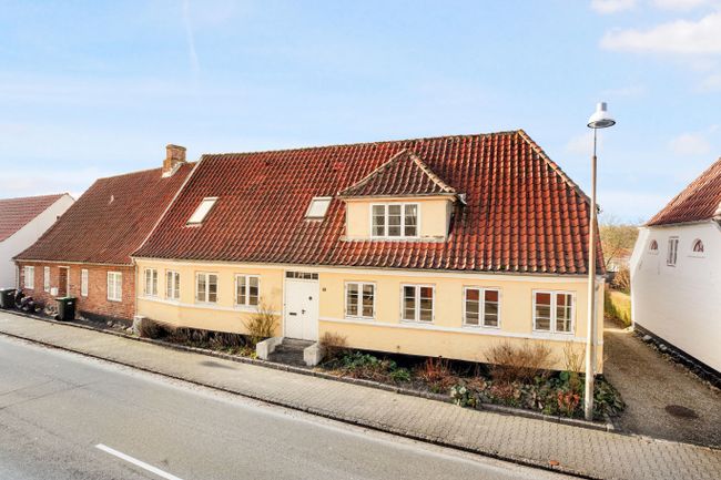Slotsgade 8, 6240 Løgumkloster